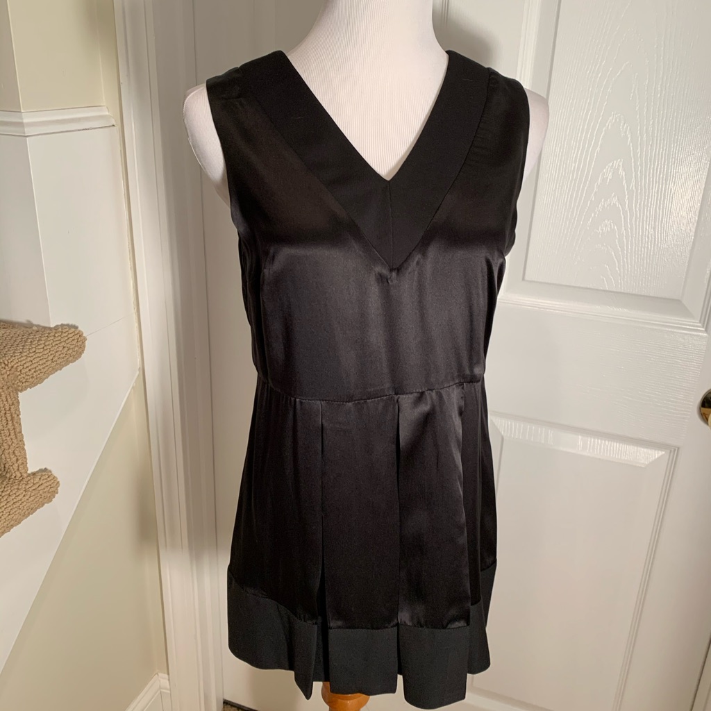 Nwt, Silk Top/Tunic. Pretty Pleating. Side Zip